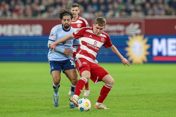 Ísak Bergmann Jóhannesson missir af næsta leik Fortuna Düsseldorf vegna leikbanns. Næst á dagskrá eru aftur á móti leikir með íslenska landsliðinu.