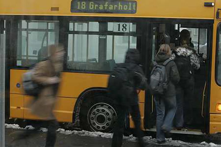 Farþegum hefur fjölgað mikið frá því að ákveðnum hópum var gefið frítt í strætó.