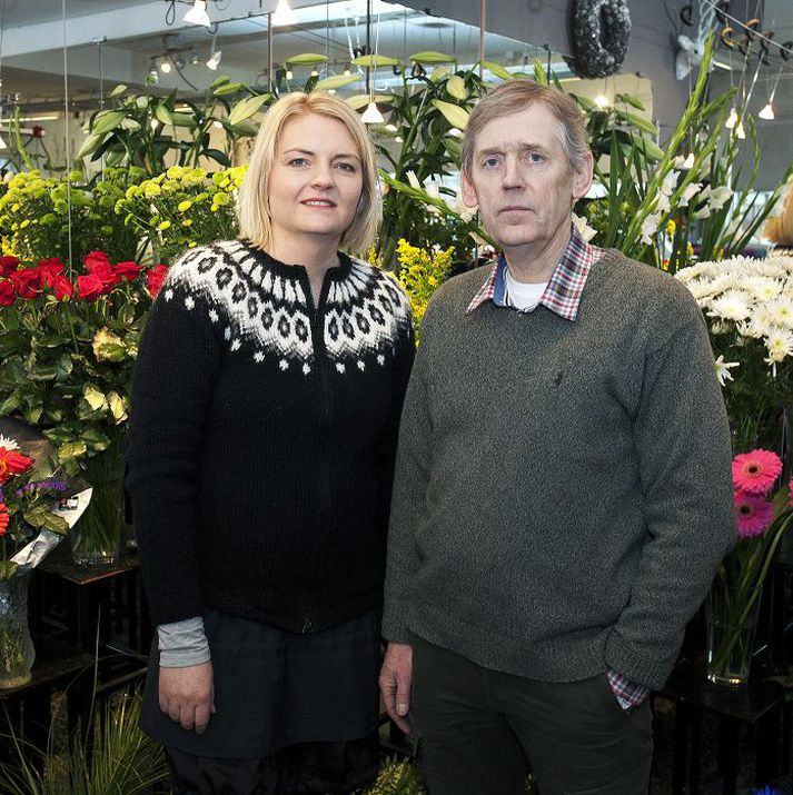 Feðginin Málfríður Hildur Bjarnadóttir og Bjarni Finnsson tóku við Blómasmiðjunni í haust. "Við viljum gera góða þjónustu að sérstöðu búðarinnar.“ Mynd/Stefán