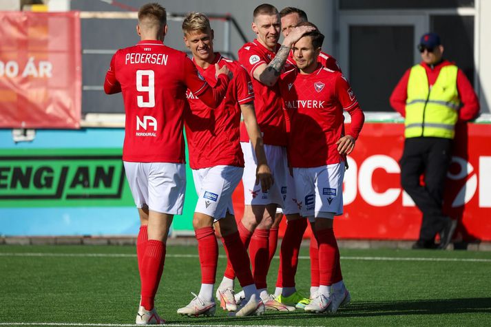 Valsmenn komust aftur á sigurbraut þegar þeir rúlluðu yfir Stjörnumenn í kvöld.