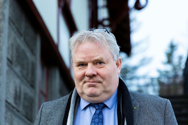 Sigurður Ingi Jóhannsson, formaður Framsóknarflokks og samgönguráðherra, bendir á að örfáir dagar séu í að bólusetningar hefjist. Fólk þurfi í sameiningu að taka þátt í að virða sóttvarnir. 