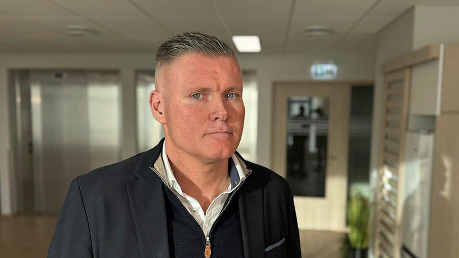 Býst við að samningar náist fljót­lega og aug­lýsir eftir starfs­fólki