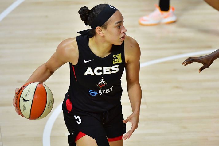 Dearica Hamby í leik með Las Vegas Aces liðinu í WNBA deildinni.