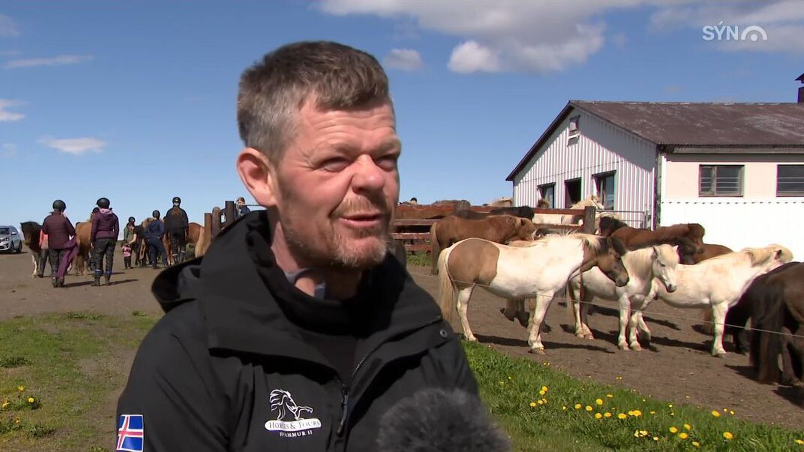 Heyrist í stelpunum þegar vatnið fer upp á miðja síðu