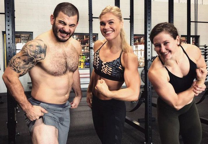 Katrín Tanja Davíðsdóttir á góðri stundu með heimsmeisturum síðustu ára þeim Mat Fraser og Tiu-Clair Toomey,