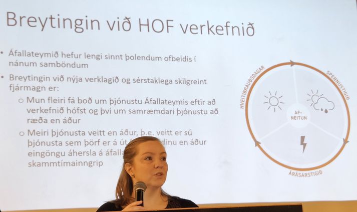 Agnes Björg sálfræðingur að flytja erindi á ráðstefnunni á Selfossi.
