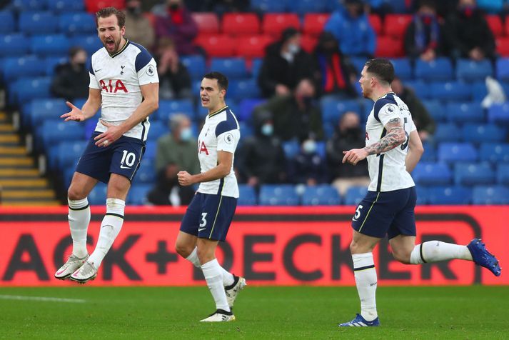 Harry Kane fagnar marki sínu fyrir Tottenham Hotspur á móti Crystal Palace í ensku úrvalsdeildinni um helgina.