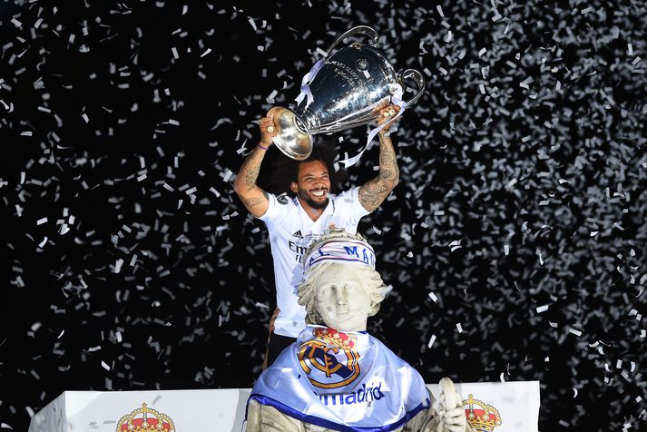 Marcelo fagnar hér einum af fimm Meistaradeildartitlum sínum með Real Madrid en Braslíumaðurinn hefur trú á sínu gamla liði þrátt fyrir slæma stöðu á móti Arsenal.