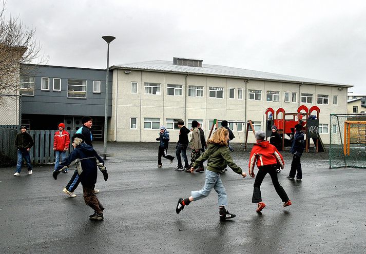 Soffía Vagnsdóttir, fræðslustjóri á Akureyri, segir vaxandi hóp barna ekki mæta í skólann vegna kvíða fyrir einu og öðru.