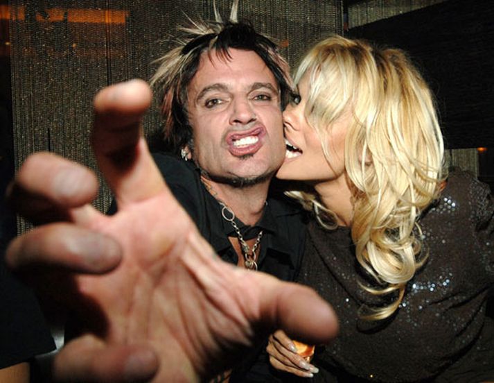 Tommy Lee er með Pamelu sína stillta á Google Alert.
