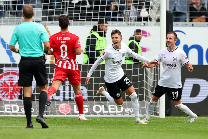 Jesper Lindstrom og Mario Götze skoruðu mörk Frankfurt.