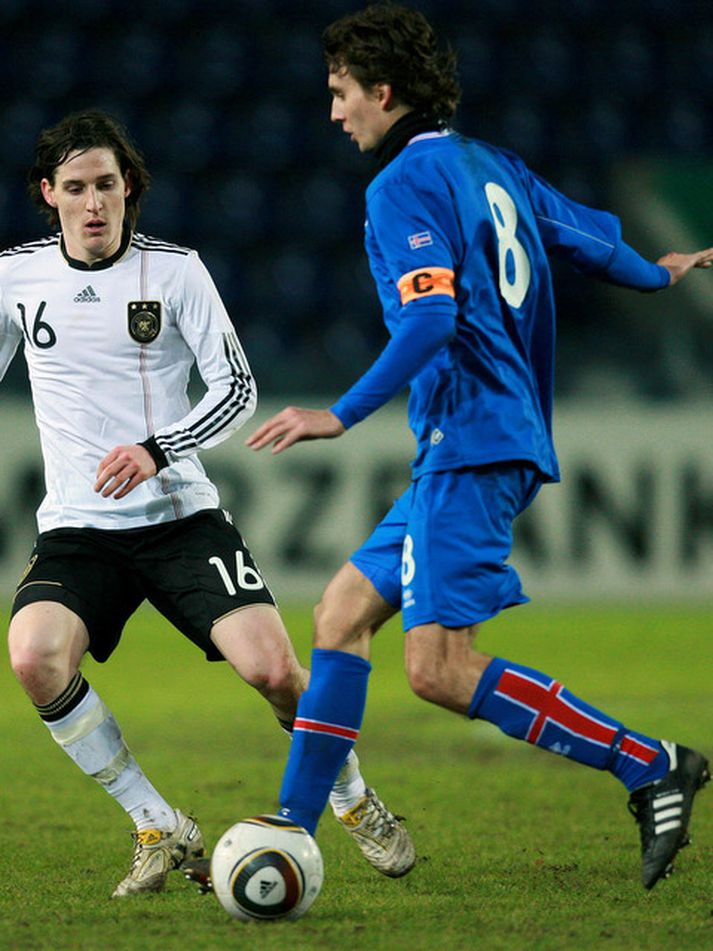 Bjarni Þór Viðarsson er fyrirliði 21 árs landsliðsins.