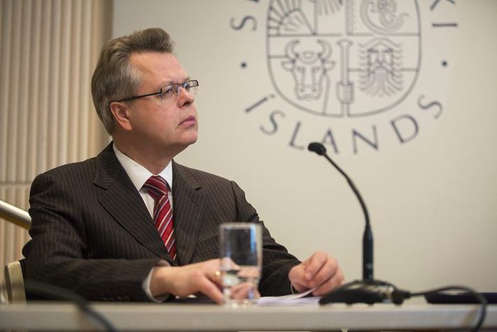 Áfram Seðlabankastjóri Már Guðmundsson gaf út í gær að Ekki væri víst að hann myndi sækja aftur um stöðu Seðlabankastjóra kæmi til slíks vegna breytinga á lögum um Seðlabankann.