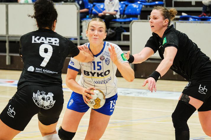 Sylvía Sigríður Jónsdóttir og félagar í ÍR unnu góðan sigur í kvöld og er á leiðinni í úrslitakeppnina.
