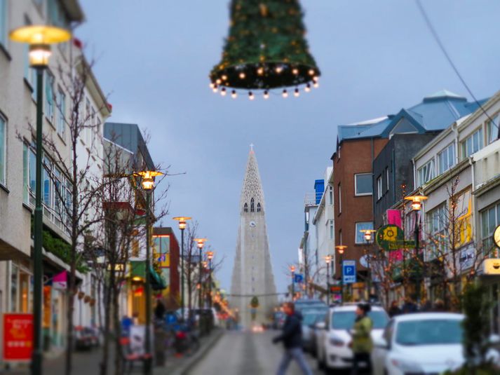 „Enn fremur ítreka Ung vinstri græn þá kröfu hreyfingarinnar að ríki og kirkja verði aðskilin.“