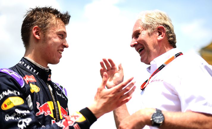 Helmut Marko og Daniil Kvyat annar ökumanna Red Bull.