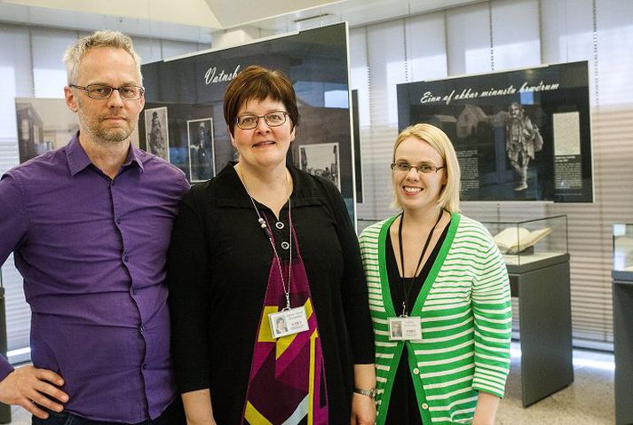 Ólafur J. Engilbertsson sýningarstjóri, ásamt Sigríði Hjördísi Jörundsdóttur og Halldóru Kristinsdóttur, sem semja texta sýningarinnar. 