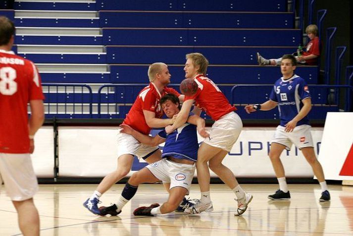 Valur og Stjarnan byrja mótið á ólíkan hátt.