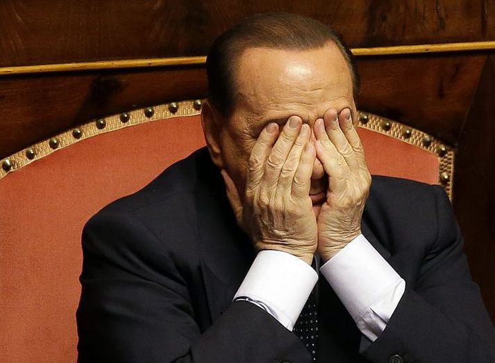Silvio Berlusconi hefur sagt dóminn sprottinn af pólitísku samsæri.