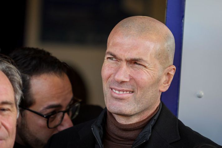 Zidane er á meðal þriggja þjálfara sem eru efstir á óskalista Chelsea.