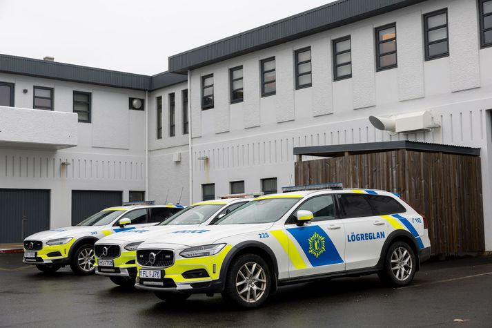 Lögreglan á Suðurnesjum fundaði með manninum að hans ósk og handtók hann síðan.