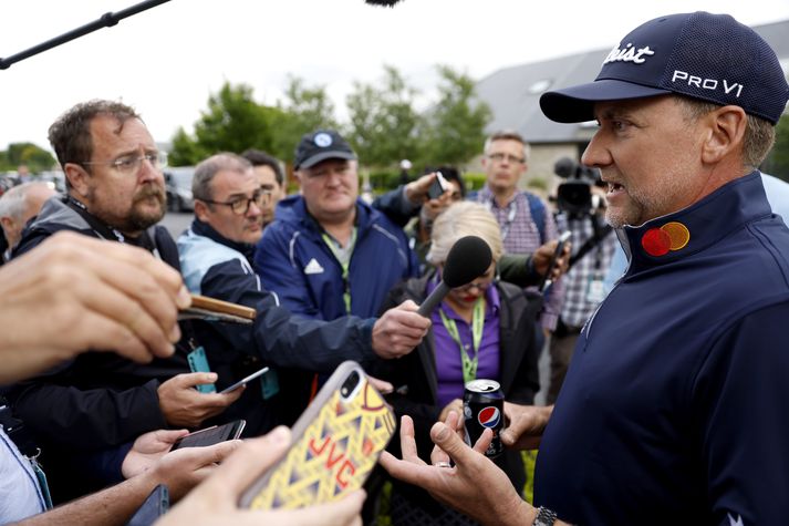 Ian Poulter viðraði skoðun að golfhringnum loknum í kvöld. 