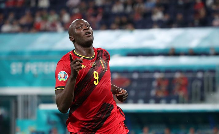 Lukaku fagnar marki í leik gegn Rússum í B-riðlinum.