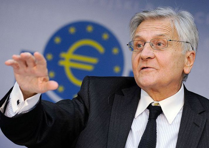 Jean-Claude Trichet seðlabankastjóri skuldsett ríki verða að draga úr útgjöldum.