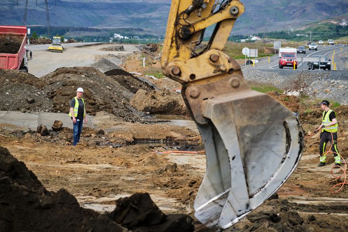 Ummæli aðkeypts mannauðsráðgjafa um starfsmenn vinnuvéladeildar ollu mikilli reiði. 