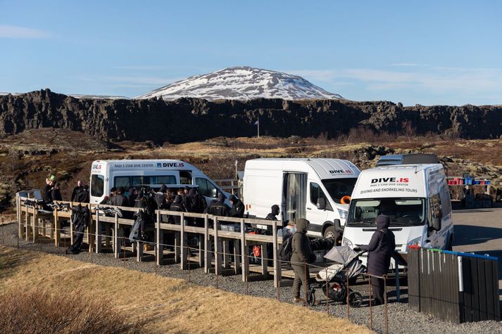 Ferðamenn á Þingvöllum. 