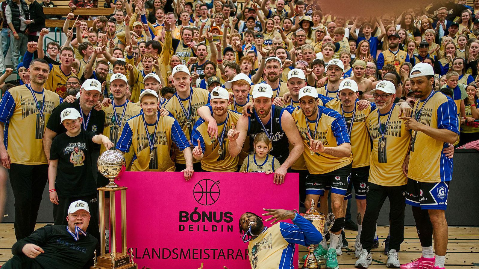 Gáfu miðann sinn og misstu af Grinda­vík verða Ís­lands­meistari