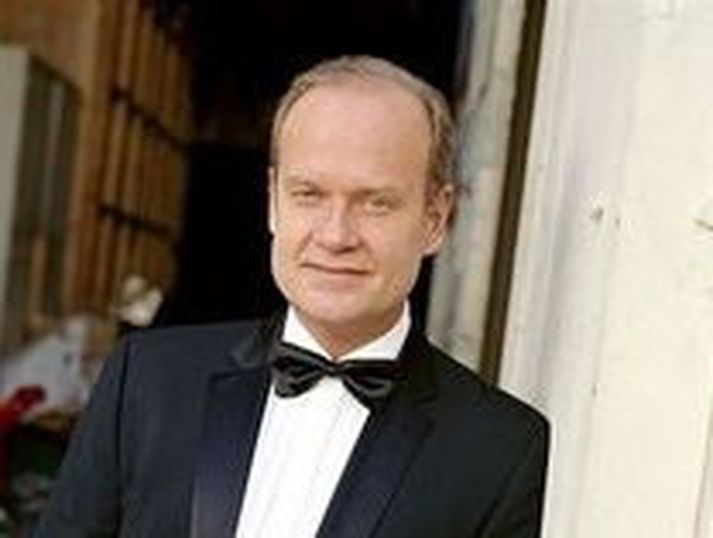 Kelsey Grammer gaf konu sinni góða summu í brúðkaupsgjöf.