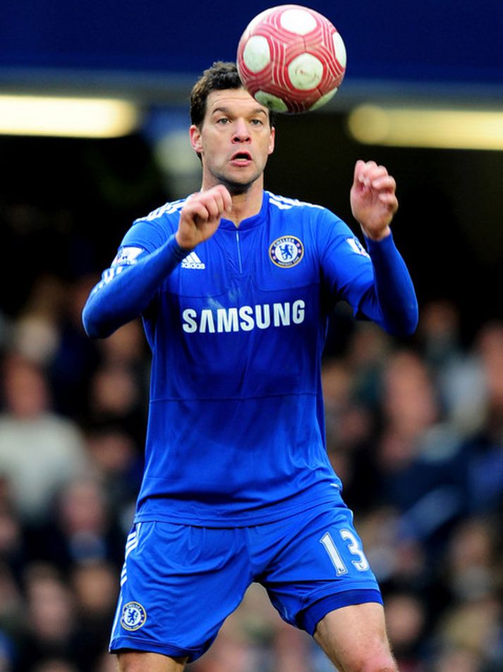Michael Ballack var í lykilhlutverki hjá Chelsea á síðasta tímabili.