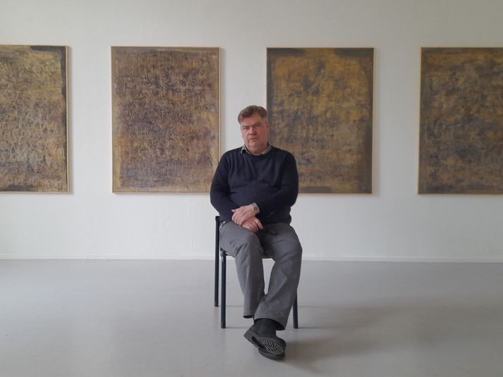 Myndlistarmaðurinn Kristbergur Ó. Pétursson á sýningu sinni Paintings and Poems í Amsterdam.