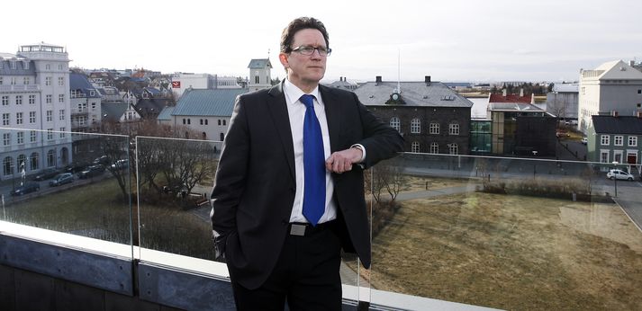 Kristján Þór Júlíusson, heilbrigðisráðherra og annar þingmaður norðurkjördæmis, segir líklega ekki vera til peninga í ríkissjóði til að létta undir með rekstri Strætó í sveitafélögum Eyþings.