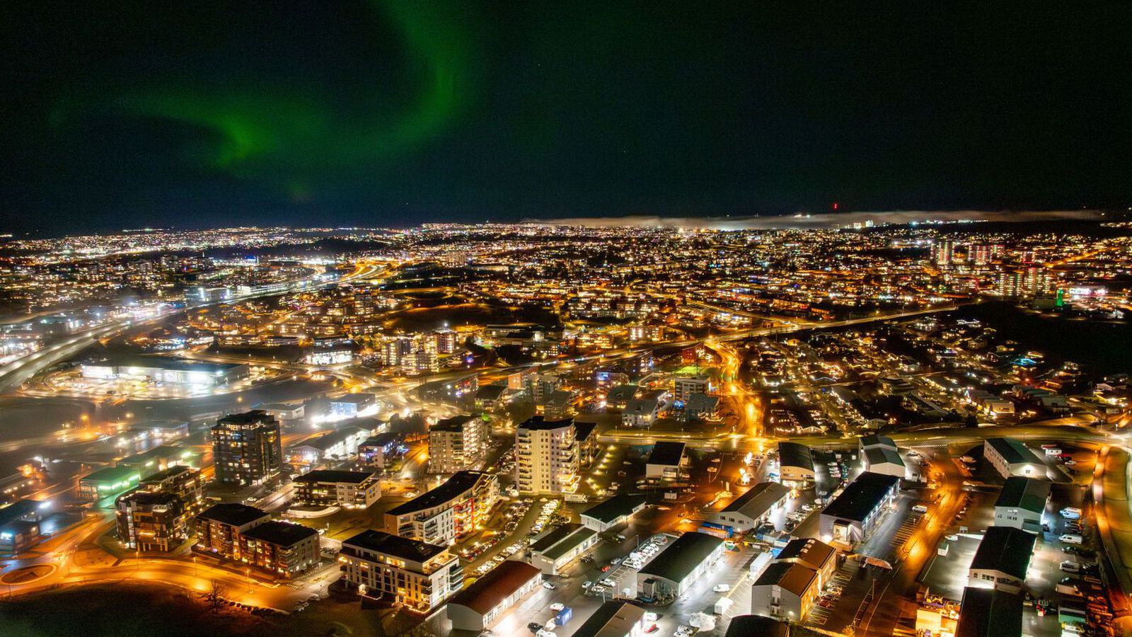 Lög­regla lokaði áfengissölustað