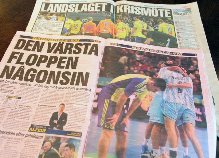 Fyrirsagnir sænsku blaðanna í dag. Mynd/Valli