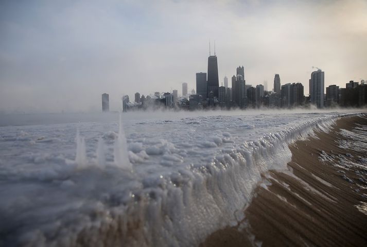 Í Chicago er Michigan vatn ísilagt.