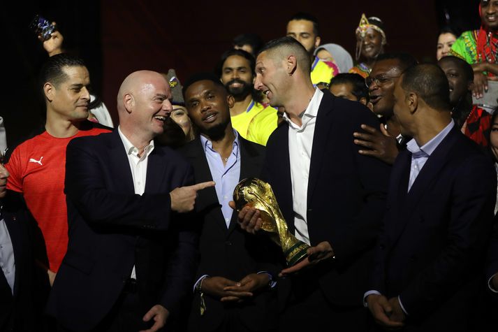 Samuel Eto'o spáir því að Kamerúnar verði með HM-styttuna í sinni vörslu næstu fjögur árin.