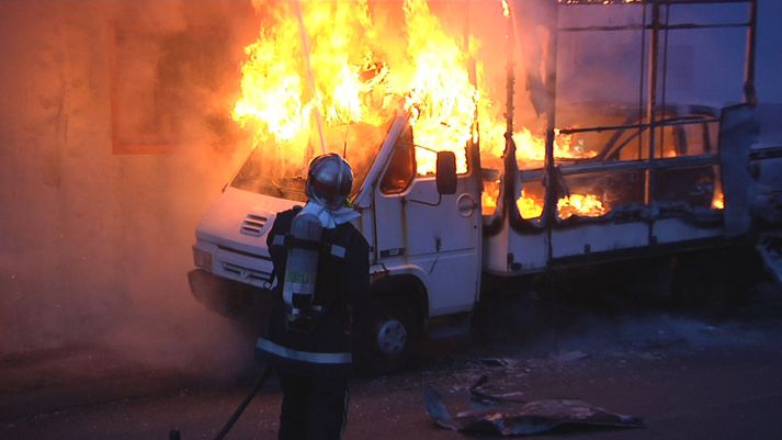 Annar bílanna sem er gjörónýtur