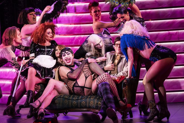 Hópurinn að baki Rocky Horror skemmti landsmönnum og gestum Grímuhátíðarinnar í gær en sýningin var tilnefnd til tvennra verðlauna. Meðal annars Páll Óskar í hlutverki sínu sem Frank-N-Furter.