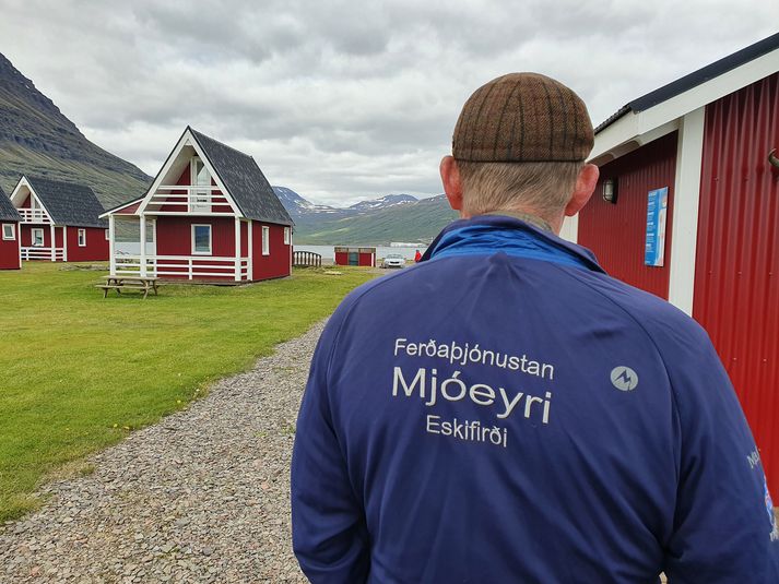 Sævar Guðjónsson, ferðaþjónustubóndi á Mjóeyri og fjölskylda hans hafa byggt upp myndarlega ferðaþjónustu á Mjóeyri á Eskifirði.