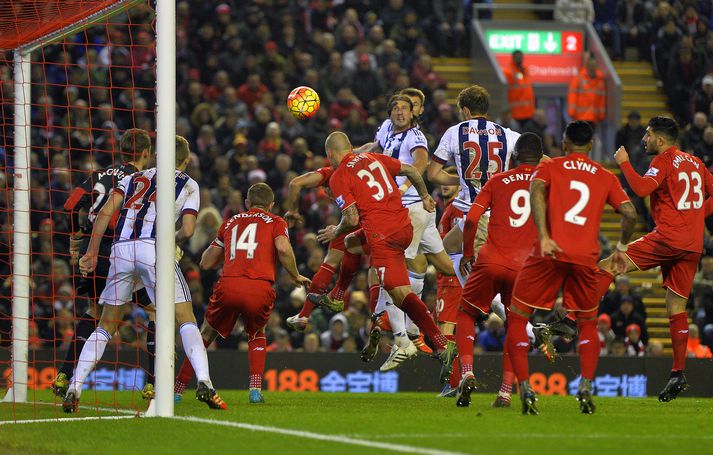 Jonas Olsson kemur West Brom í 1-2.