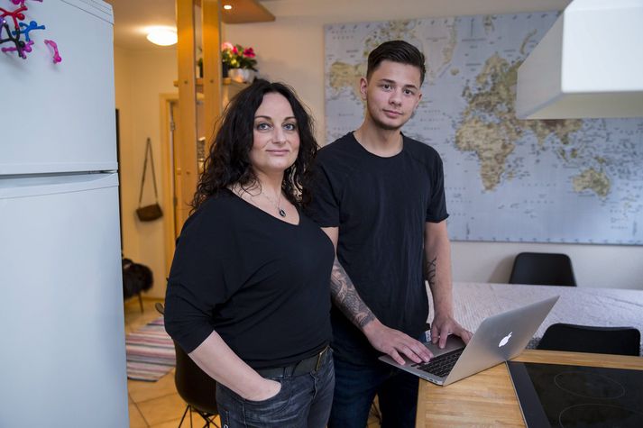 Mæðginin Friðþóra og Kristófer. Friðþóra gerði sér ekki grein fyrir vanda sonar síns sem spilaði tölvuleiki allt upp í 16 tíma á dag.  