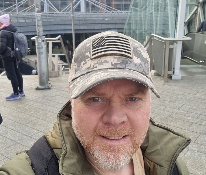 Kjartan Sævar Óttarsson ferðaðist frá Svíþjóð og í gegnum Pólland áleiðis til Úkraínu þar sem hann hugðist leggja hönd á plóg í varnarstríði Úkraínu gegn innrás Rússa.