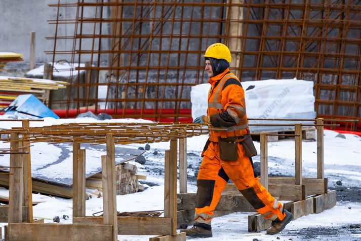 46 prósent stjórnenda í íslensku atvinnulífi telja að hagkerfið muni dragast saman á næstu tólf mánuðum.
