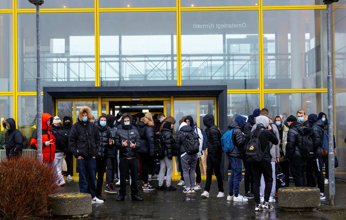 Nemendur og starfsfólk í Borgarholtsskóla er að sögn skólameistara í áfalli vegna atburða dagsins.