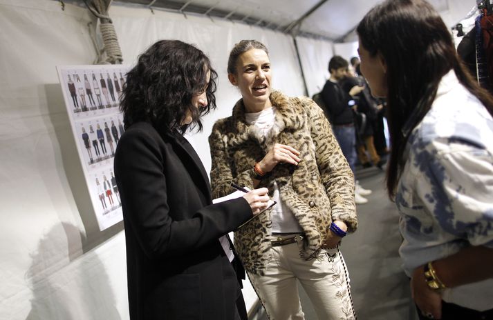 Isabel Marant baksviðs á tískusýningu sinni fyrr á árinu.