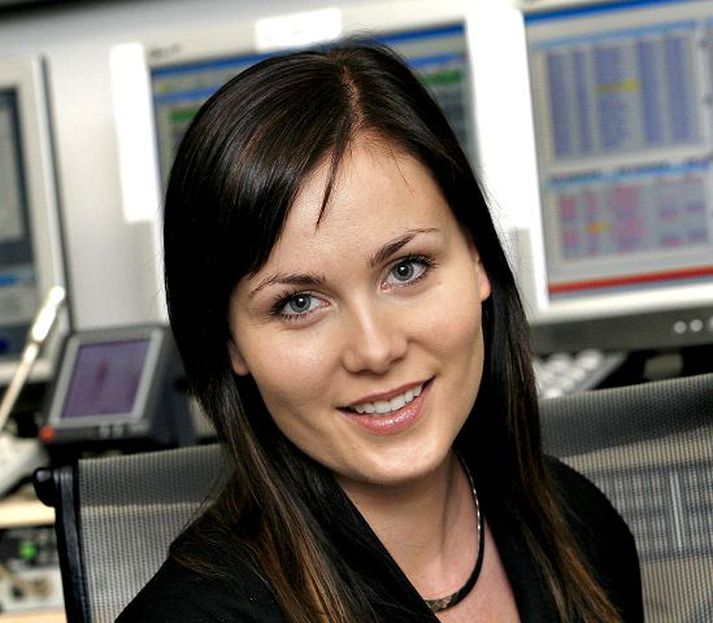 Stefnumótaþátturinn Djúpa laugin hefur göngu sína á nýjan leik á næsta ári. Ekki er útilokað að Dóra Takefusa snúi aftur í Djúpu laugina.