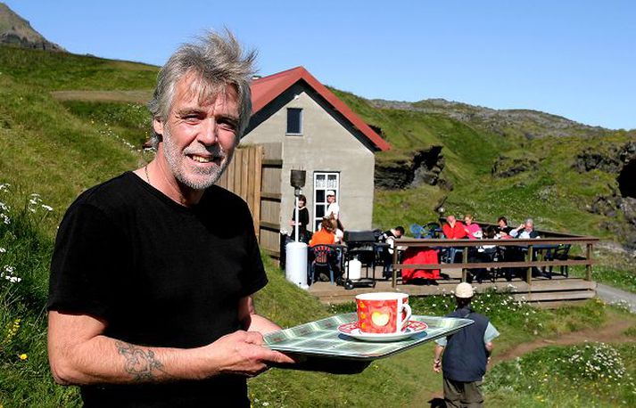 Vertinn á Fjöruhúsinu Kristján Gunnlaugsson og Sigríður eiginkona hans töfra fram fiskisúpu og fleira góðgæti fyrir gesti.
